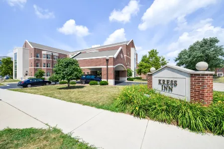 Kress Inn, Ascend Hotel Collection Отели в г. Де Пер