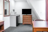 Quality Inn & Suites Mackinaw City Beachfront Hotels in Wawatam Township