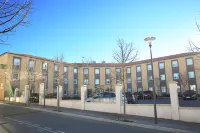 B&B Hotel Aix-en-Provence le Tholonet Hotels in Meyreuil