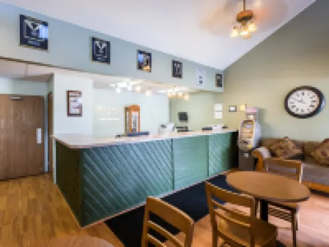 南格蘭德艾蘭温德姆速 8 酒店 格蘭德艾蘭酒店