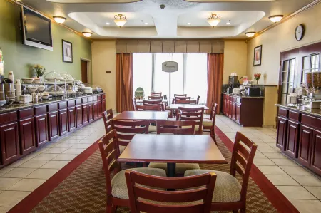 Clarion Inn & Suites Weatherford South