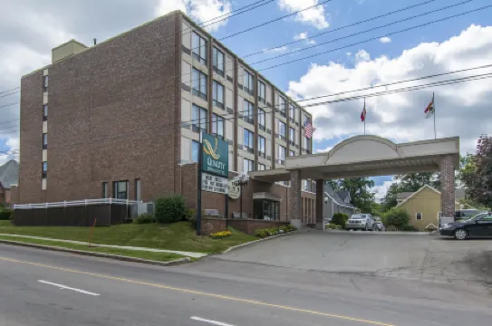 Quality Inn & Suites Downtown