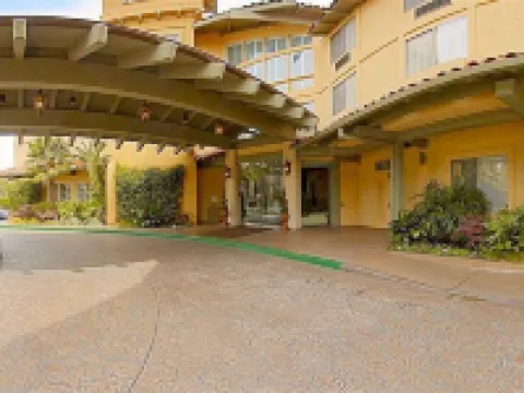 ダブルツリー バイ ヒルトン キャンベル - プルーンヤード プラザ キャンベルのホテル