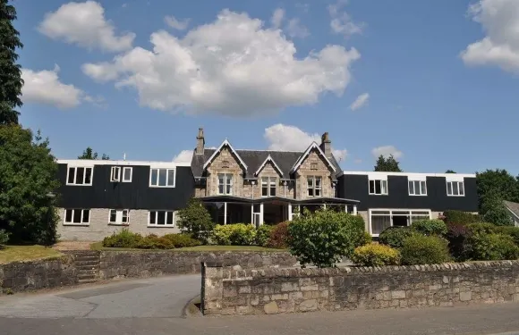 阿卡賽德 - 皮特洛赫裏