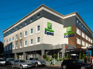 Holiday Inn Express London - Wimbledon South, an IHG Hotel