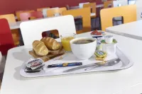 Premiere Classe Caen Nord - MÉMORIAL - breakfast