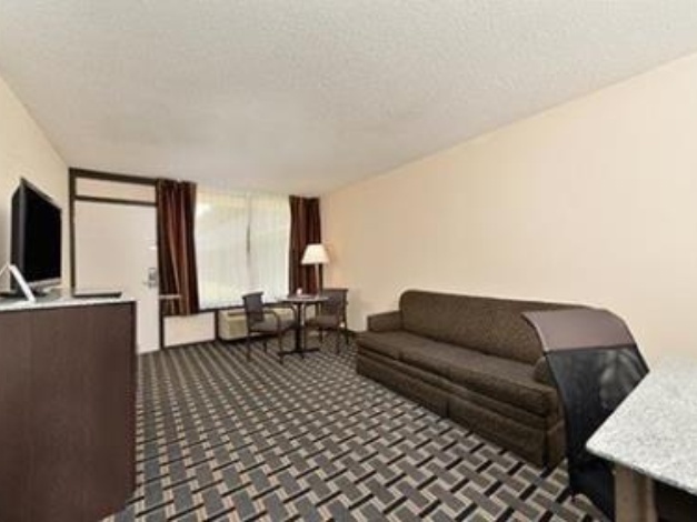 Quality Inn & Suites Sebring North at Sun 'N Lake