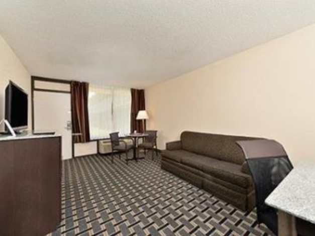 Quality Inn & Suites Sebring North at Sun 'N Lake