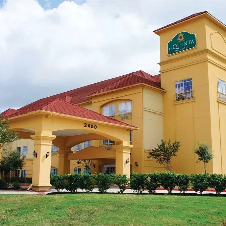 La Quinta Inn & Suites by Wyndham Angleton