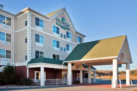 Comfort Inn & Suites Calhoun South