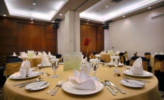 Royal Palm Hotel & Conference Center Cengkareng