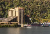 Sheraton Pittsburgh Hotel at Station Square Hotels near Olive & Marlowe