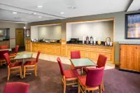 Days Inn & Suites by Wyndham Merrillville Hotels in Hobart