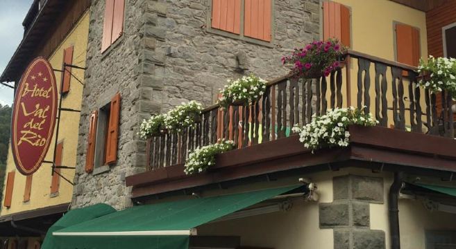 Val Del Rio - Housity