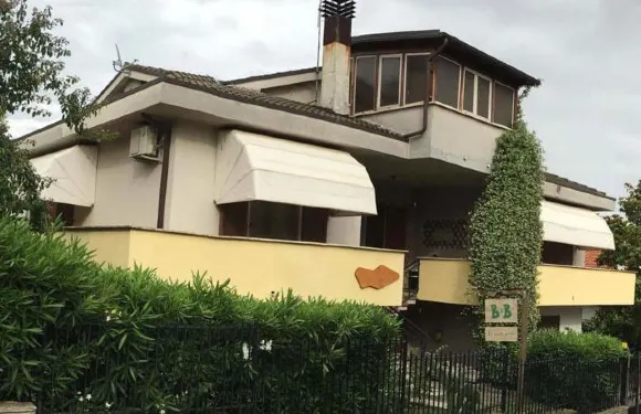 雙胞胎姐妹住宿加早餐旅館