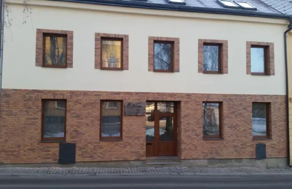 玉朵德沃拉公寓