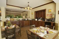 Best Western Plus River Escape Inn  Suites - breakfast