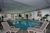 Best Western Plus River Escape Inn  Suites - Pools