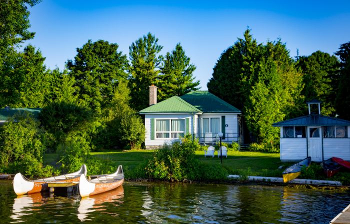 Elmhirst's Resort