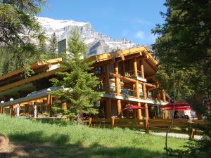 Moraine Lake Lodge