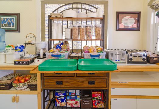 1. 모스탈 인 앤티..