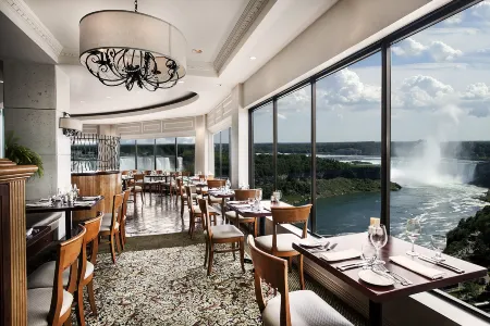 Sheraton Fallsview Hotel Отели в г. Ниагарский водопад
