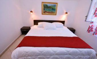 Nikic Apartments - Housity