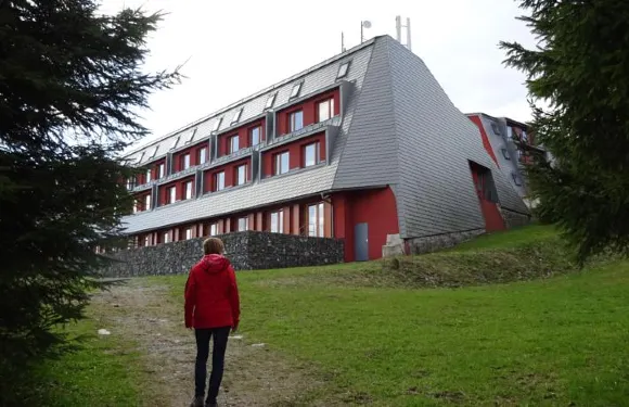 拉姆佐瓦公寓酒店