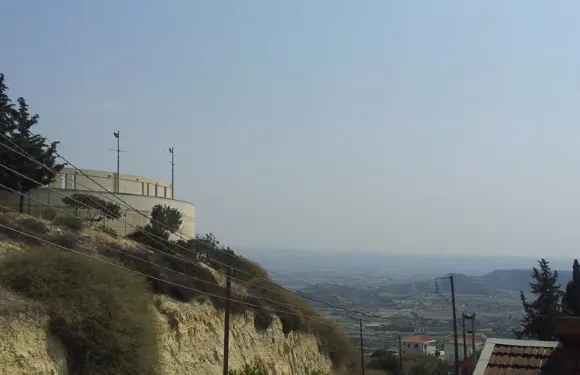 拉佐瑞斯皮蘇里公寓