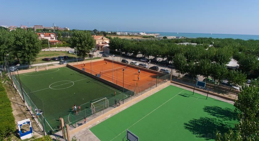 Centro Vacanze Camping Spinnaker-Fermo Updated 2023 Room Price-Reviews &  Deals | Trip.com