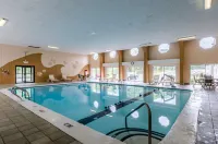 Holiday Inn Express Hyannis - Cape Cod by IHG - piscina