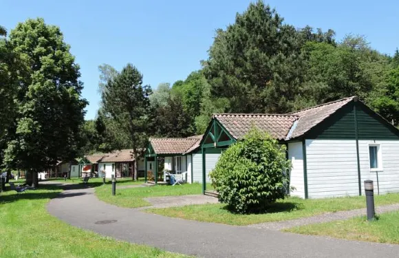 路平斯露營酒店