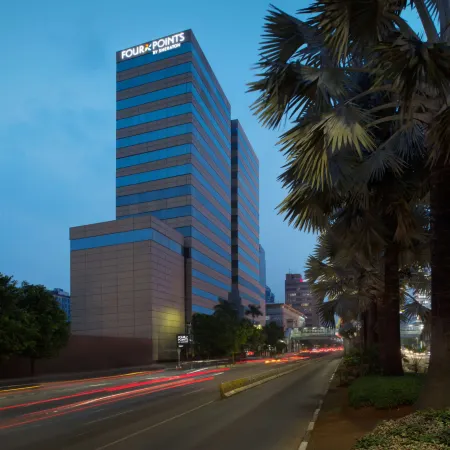 Four Points by Sheraton Jakarta Thamrin Отели рядом с достопримечательностью «Торговый центр Thamrin City»