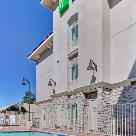 Holiday Inn Express & Suites BANNING by IHG