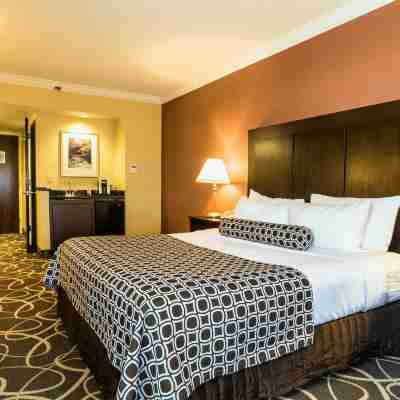 Crowne Plaza EDISON by IHG Rooms