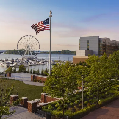 Gaylord National Resort & Convention Center Отели рядом с достопримечательностью «Станция метро "Брэддок-Роуд"»