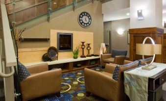 Holiday Inn Express & Suites Mankato East