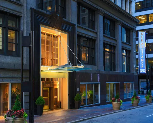 Renaissance Cincinnati Downtown Hotel Hotels near Freedom Center