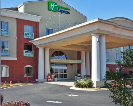 Holiday Inn Express & Suites THOMASVILLE by IHG Hotels in Thomasville
