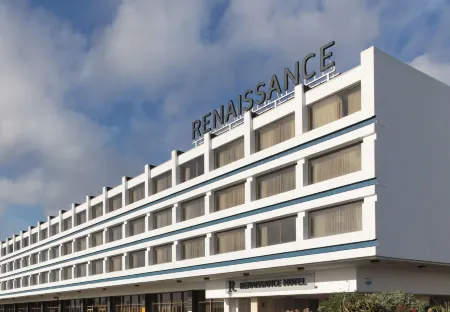 Renaissance London Heathrow Hotel Отели рядом со станцией Станция Хитроу-Терминал 5
