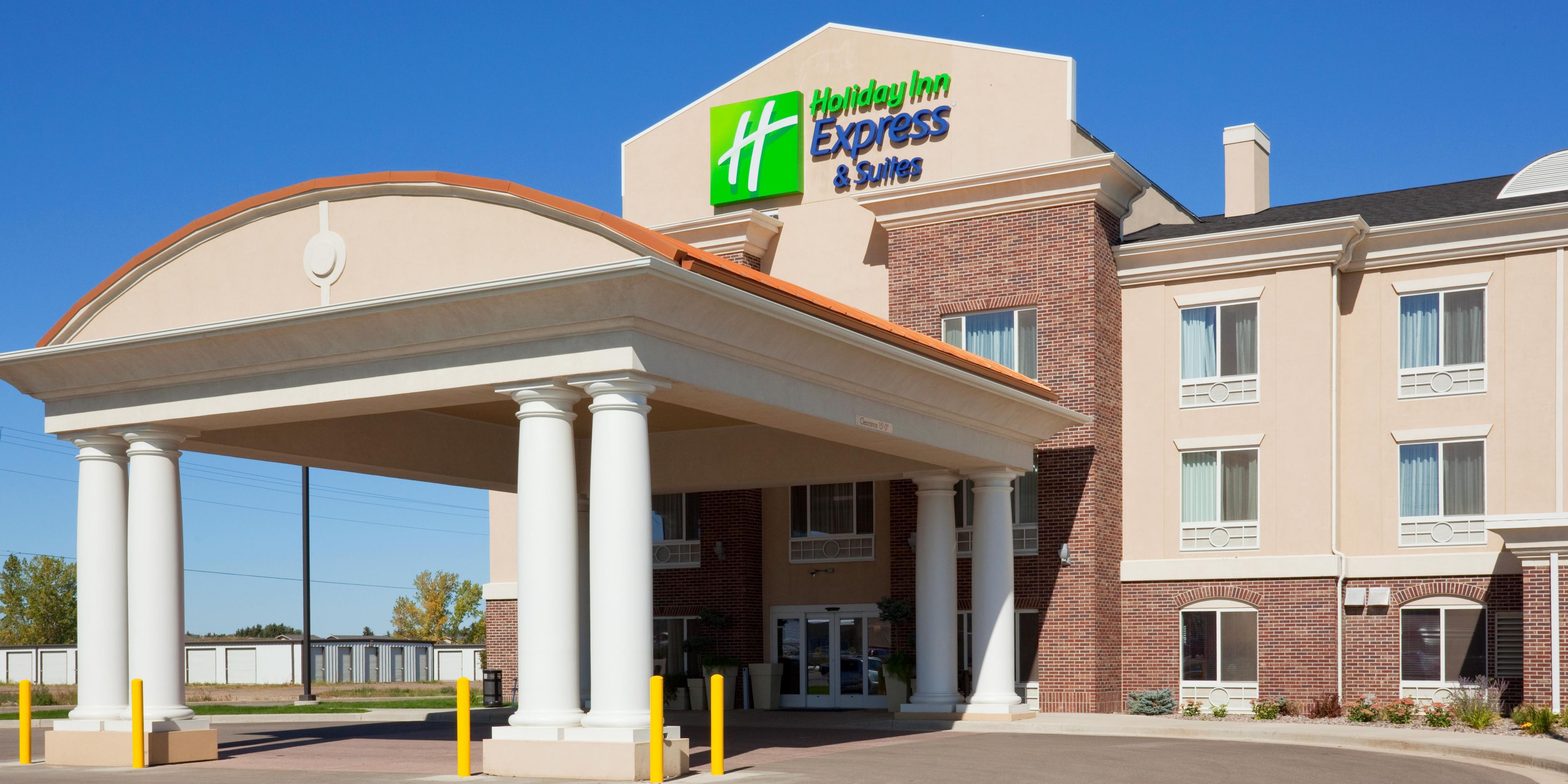 Holiday Inn Express Hotel & Suites Minot South, an Ihg Hotel