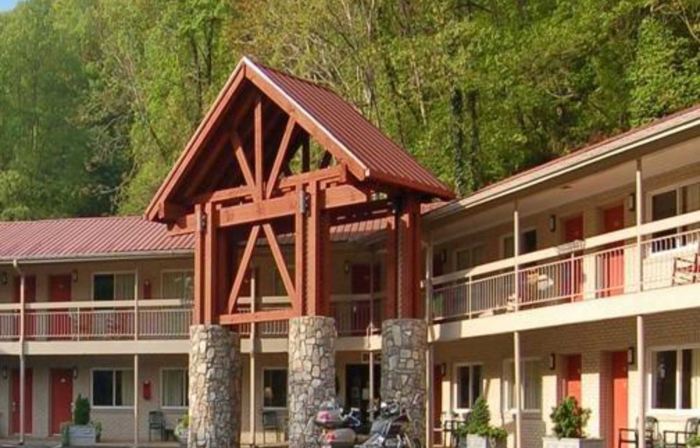 Econo Lodge Cherokee Near River Park
