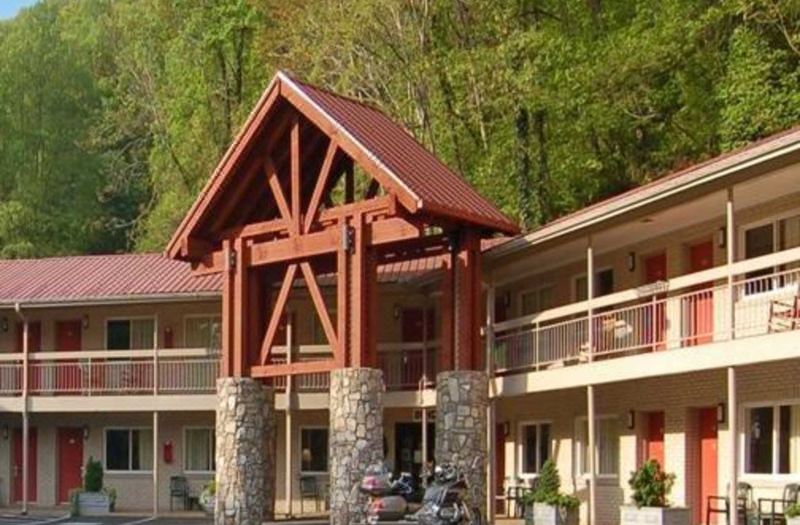 Econo Lodge Cherokee Near River Park