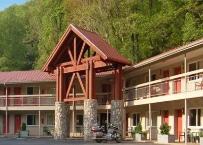 Econo Lodge Cherokee Near River Park Hotels near Oconaluftee Ranger Station