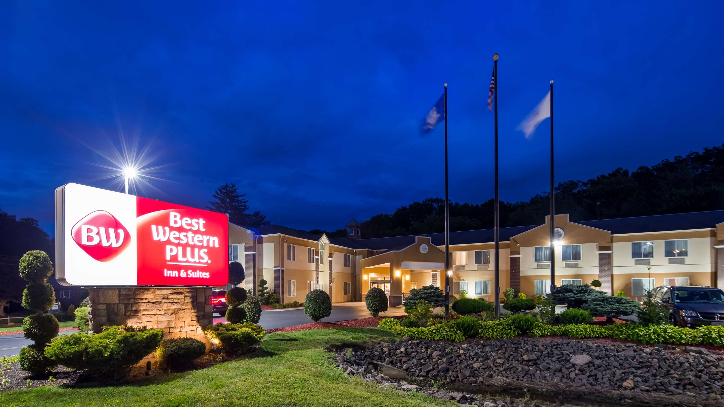 Best Western Plus New England Inn & Suites