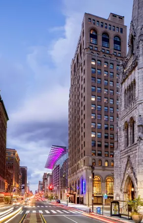 Aloft Philadelphia Downtown Отели рядом с достопримечательностью «Philadelphia's Magic Gardens»