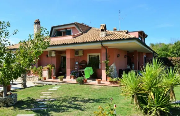 阿拉克西亞旅館