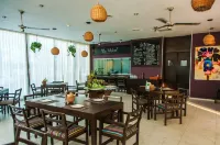 Soho Playa Hotel