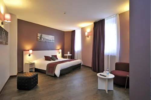 The Originals Access, Hôtel Bourges Gare Các khách sạn ở Les Aix-d'Angillon