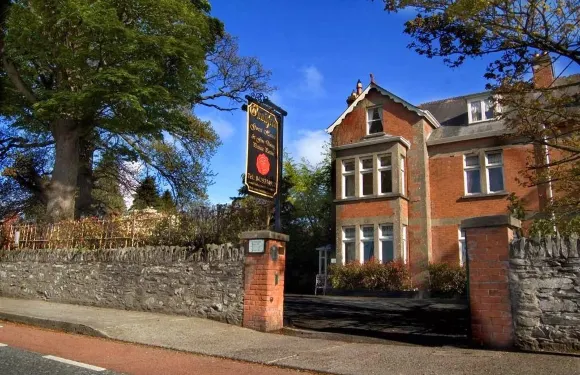 因尼斯弗裏之家旅館